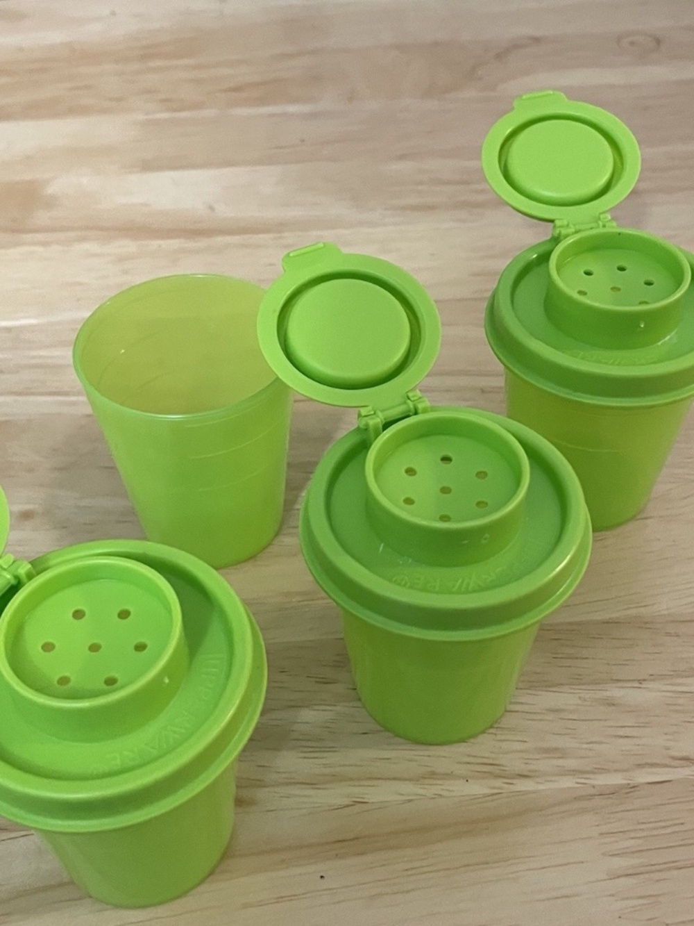 TUPPERWARE SALT AND PEPPER SHAKER SET Of 3 Small Midget Mini Travel Green NEW - Picture 2 of 5